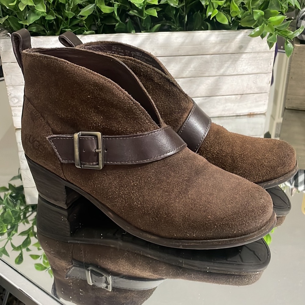 Ugg Wright Belted Shearling Lined Boot Brown Sued… - image 2